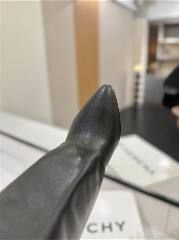 20251128174450947 590